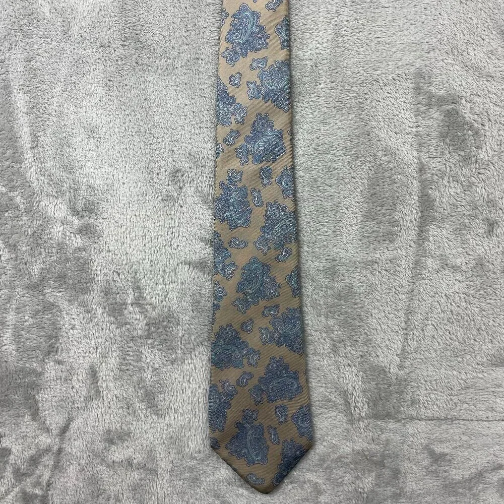 Geoffrey Beene Men's Classic 100% Silk Neck Tie